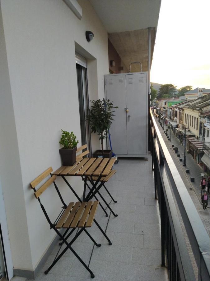 Wood & White Apartment In Historic Center With 2 Bedrooms Яніна Екстер'єр фото